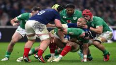 Ireland and France face off in a scrum